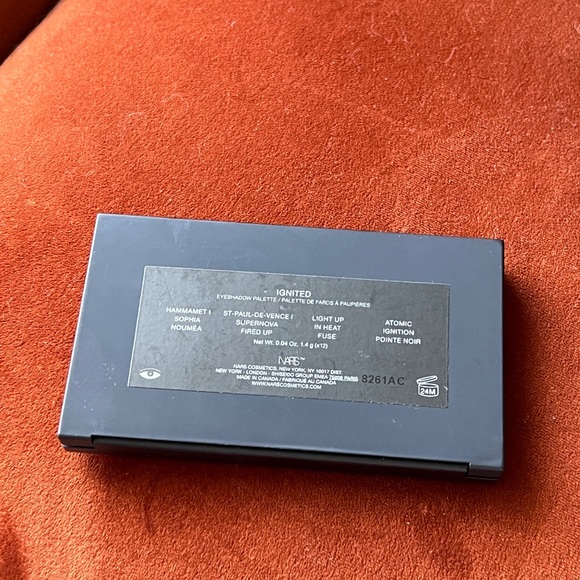 NARS ignited 12 eyeshadow palette - Picture 3 of 5